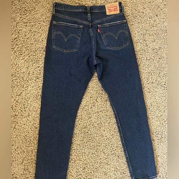 Women’s 26 Levi Skinny Jeans - Picture 2 of 5